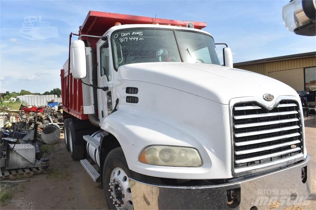 Mack VISION CXN613 Camiones bañeras basculantes o volquetes