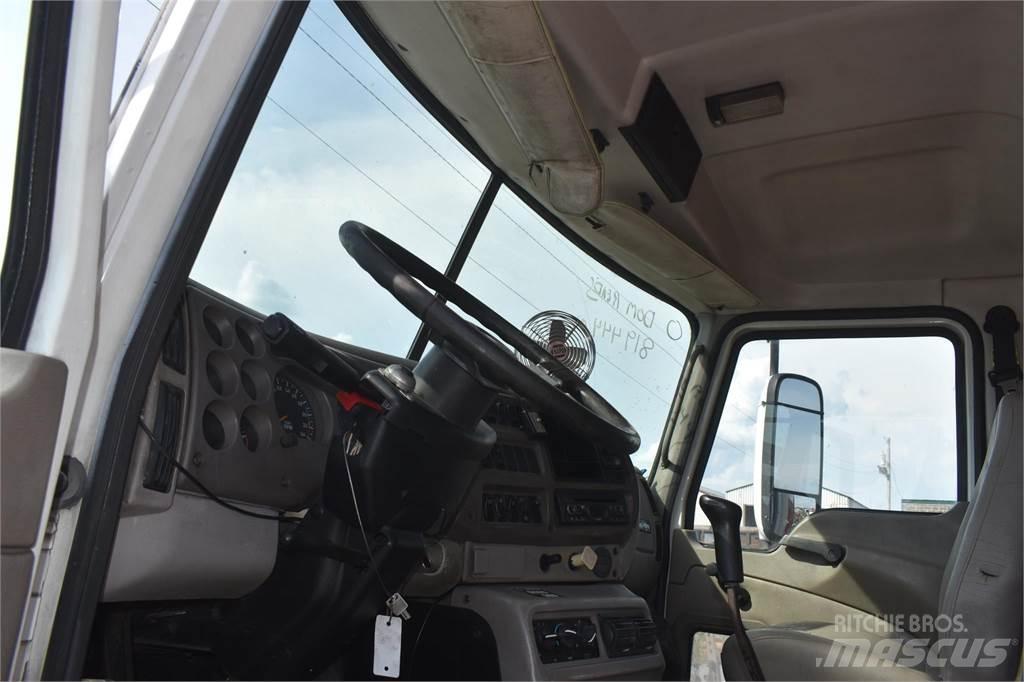 Mack VISION CXN613 Camiones bañeras basculantes o volquetes