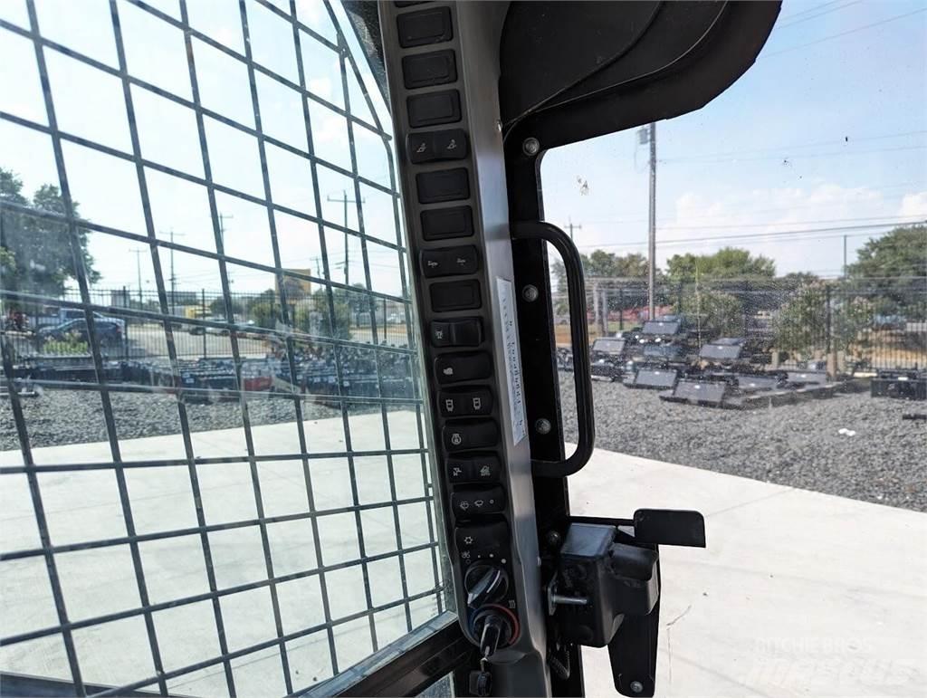 New Holland C362 Minicargadoras