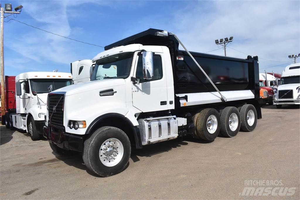 Volvo VHD84B300 Camiones bañeras basculantes o volquetes