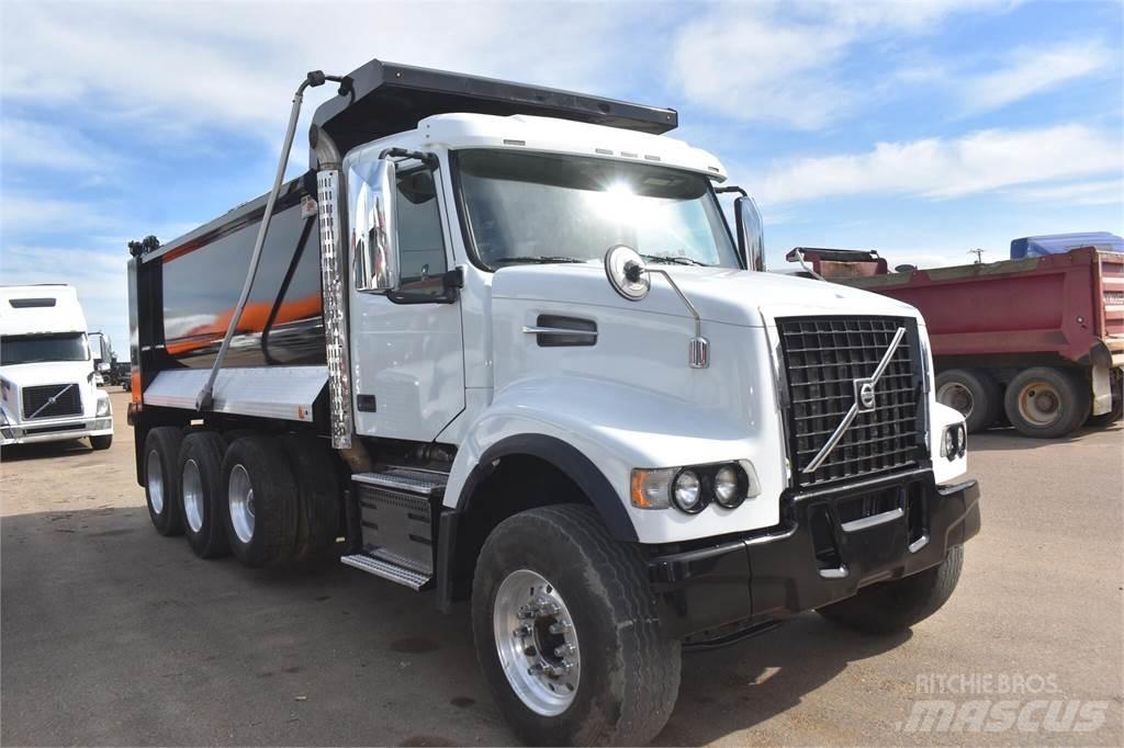 Volvo VHD84B300 Camiones bañeras basculantes o volquetes