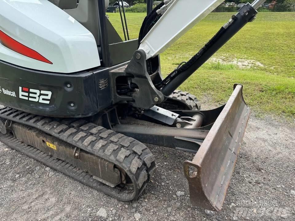 Bobcat e32 Mini excavadoras < 7t