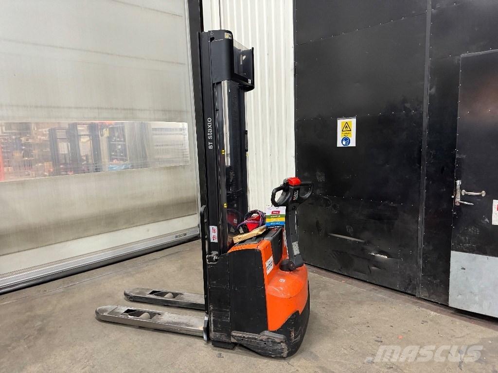 Toyota SWE120 Apiladores eléctricos