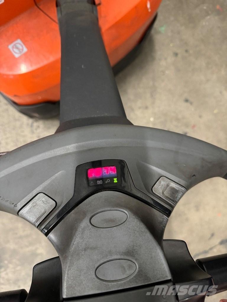 Toyota SWE120 Apiladores eléctricos