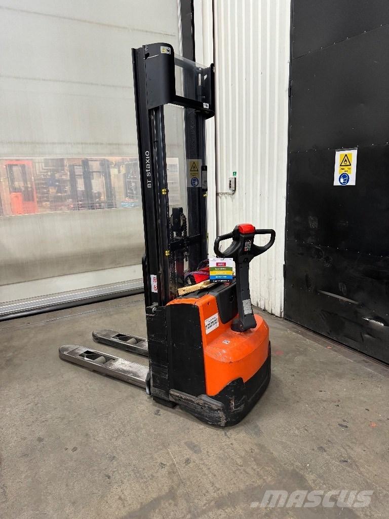 Toyota SWE120 Apiladores eléctricos