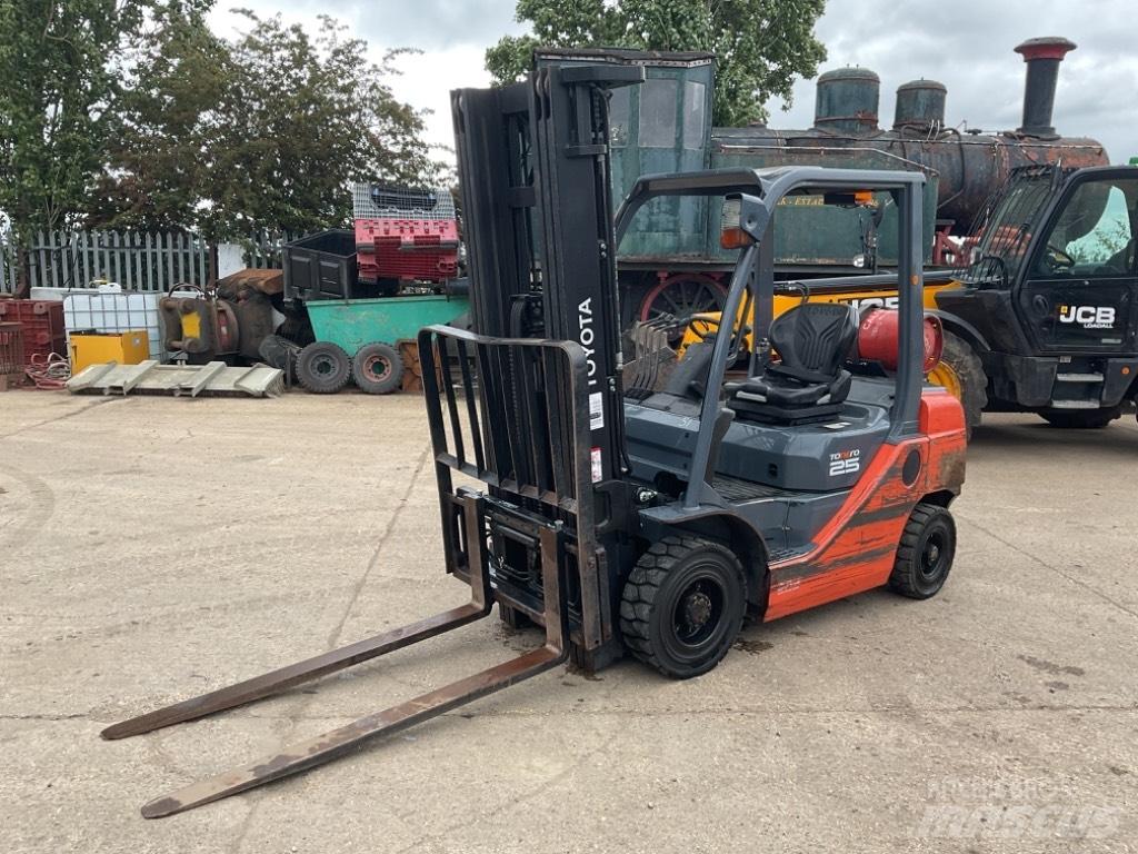 Toyota 02-8FGF25 Carretillas LPG