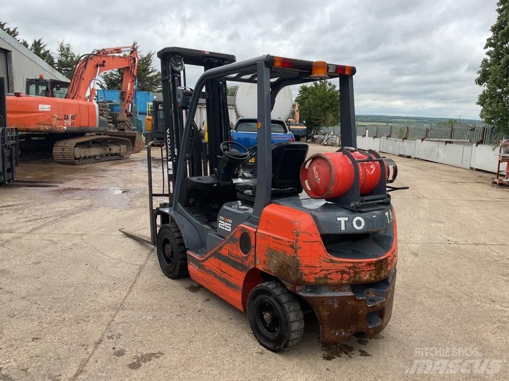 Toyota 02-8FGF25 Carretillas LPG