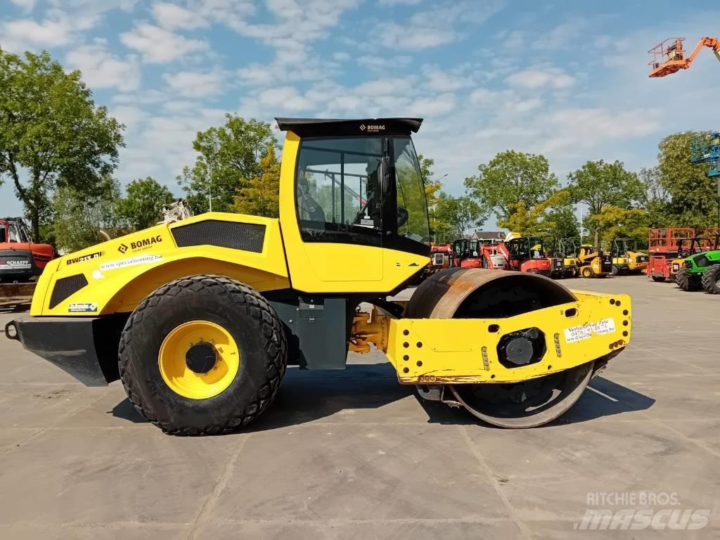 Bomag BW 213 D-5 Compactadores de suelo