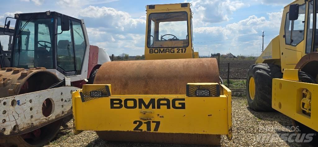 Bomag BW 217 D Rodillos de un solo tambor
