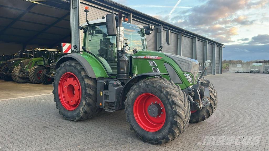 Fendt 724 VARIO Tractores