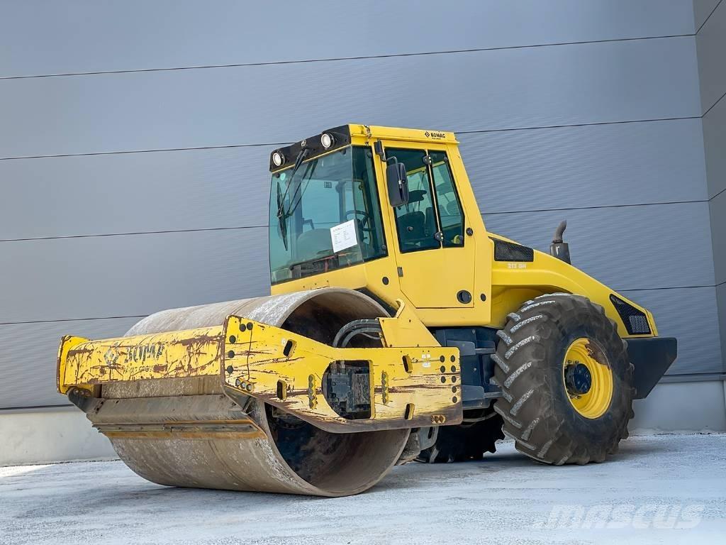 Bomag BW 213 DH-4 Rodillos de un solo tambor