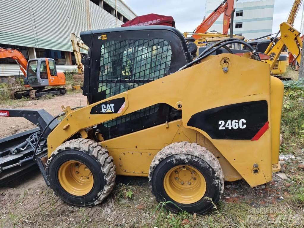 CAT 246C Minicargadoras