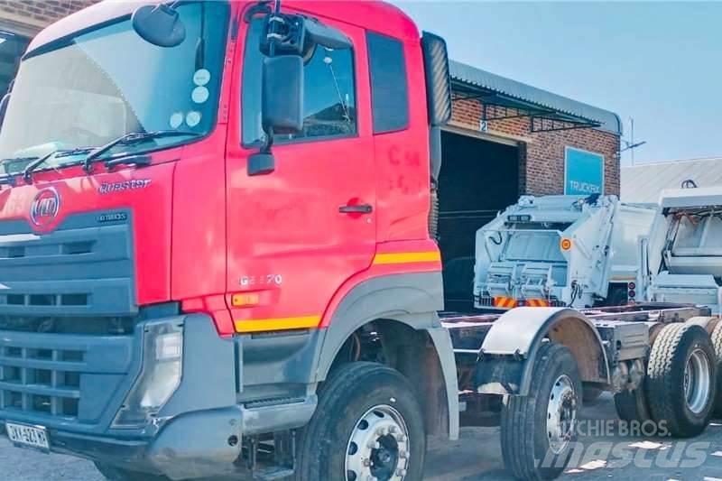 UD CGE 370 8x4 Otros camiones