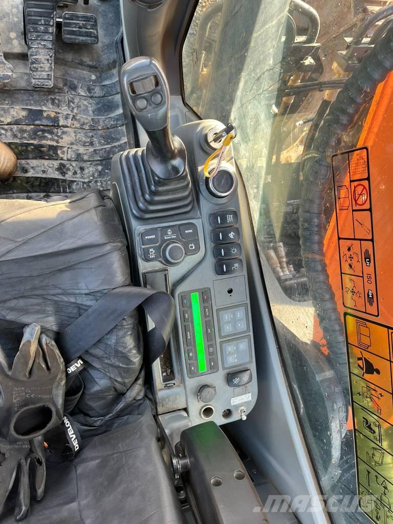 Doosan DX 225 Excavadoras de cadenas