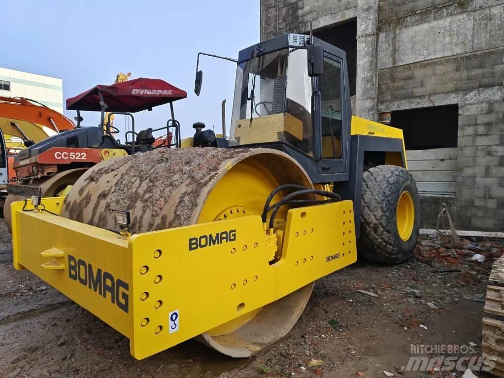Bomag BW 217 Rodillos de un solo tambor
