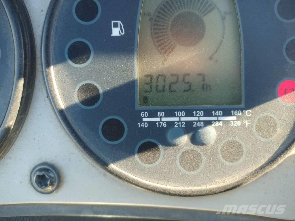 Bomag BW 100 AD-5 Rodillos de doble tambor