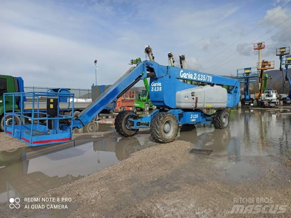Genie Z 135/70 Plataforma de trabajo articulada