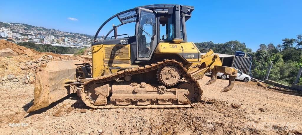 CAT D 6 N Buldozer sobre oruga