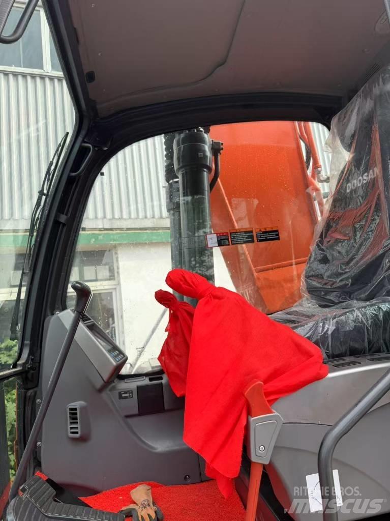 Doosan DX 225 LCA Excavadoras de cadenas