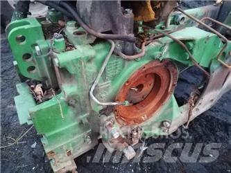 John Deere 6830 Tuz Plataformas y cucharones