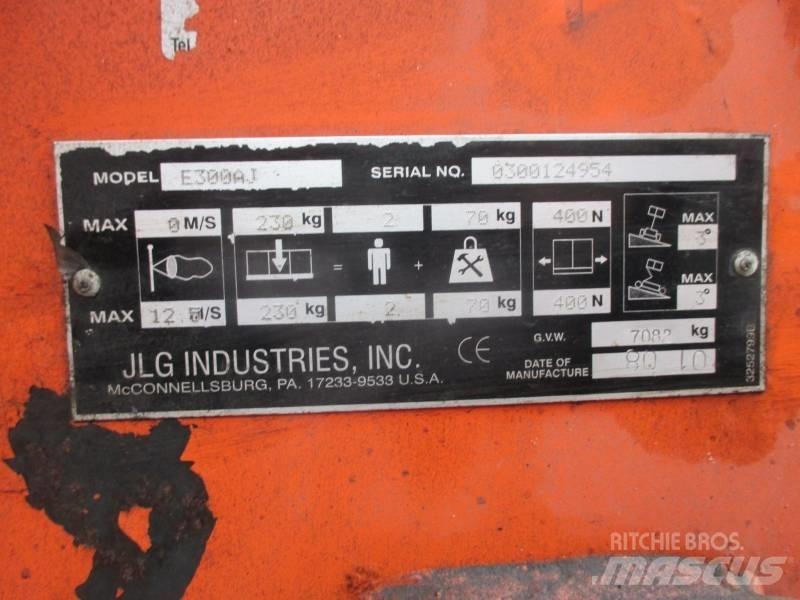 JLG E 300 AJ Plataforma de trabajo articulada