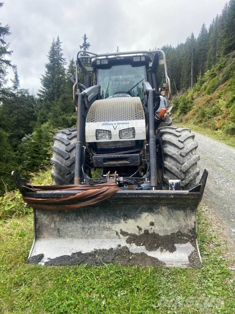 Valtra T 162 Tractor forestal