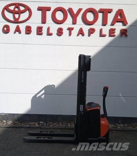 Toyota SWE120L Apiladores eléctricos autopropulsados