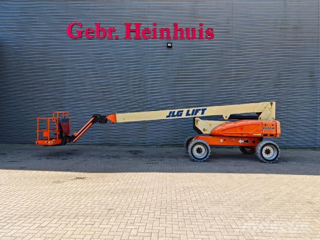 JLG E600 JP Plataforma de trabajo articulada
