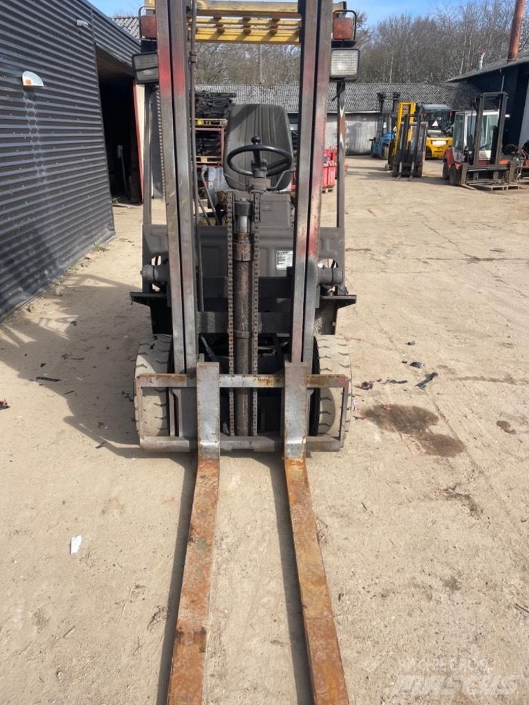 TCM FG 15 Carretillas LPG