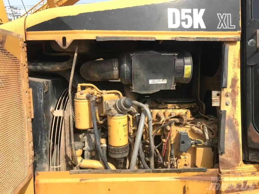 CAT D 5 K Buldozer sobre oruga