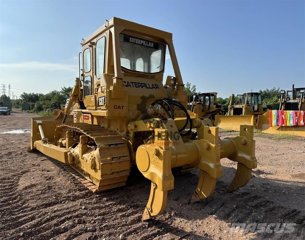 CAT D7G Buldozer sobre oruga