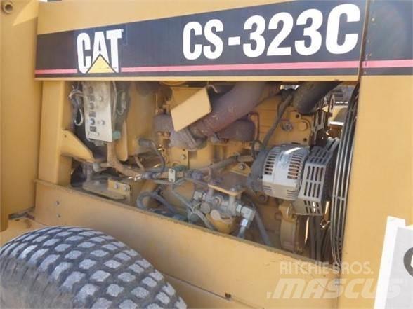 CAT CS-323C Rodillos de un solo tambor