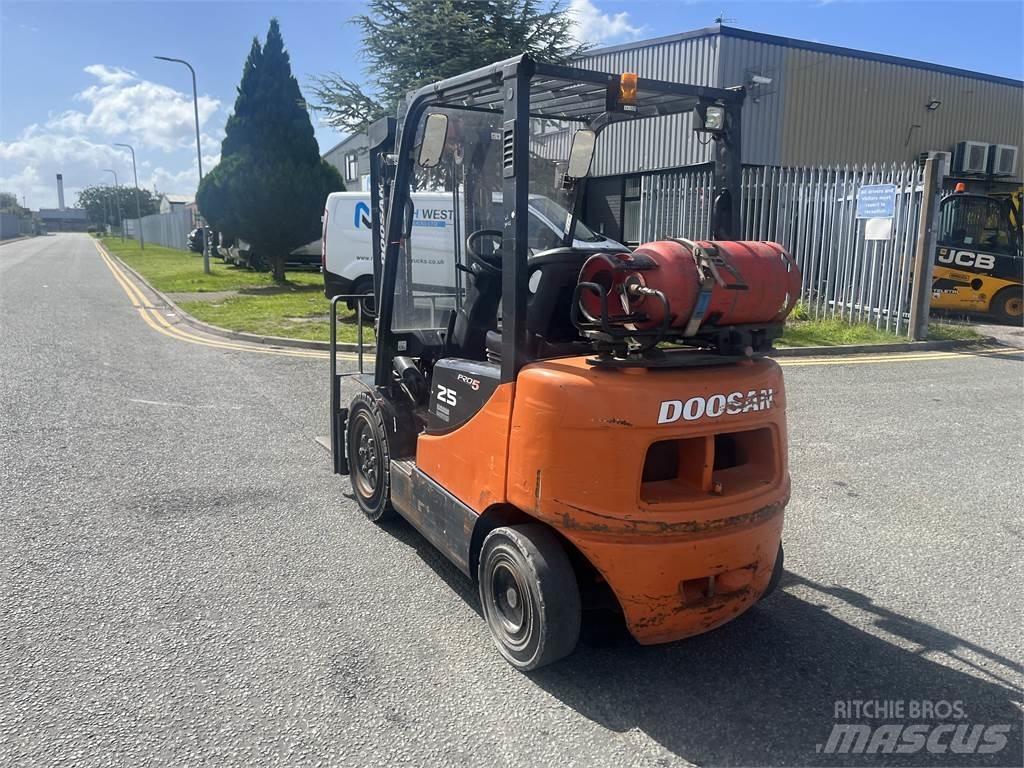 Doosan G25P-5 Carretillas LPG