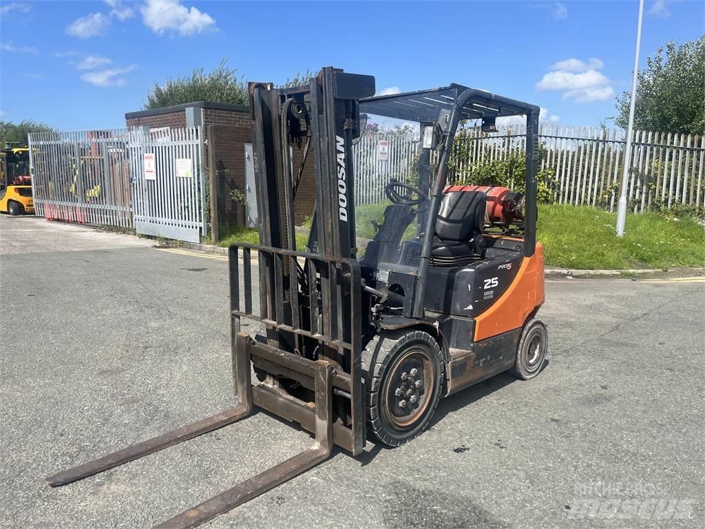 Doosan G25P-5 Carretillas LPG
