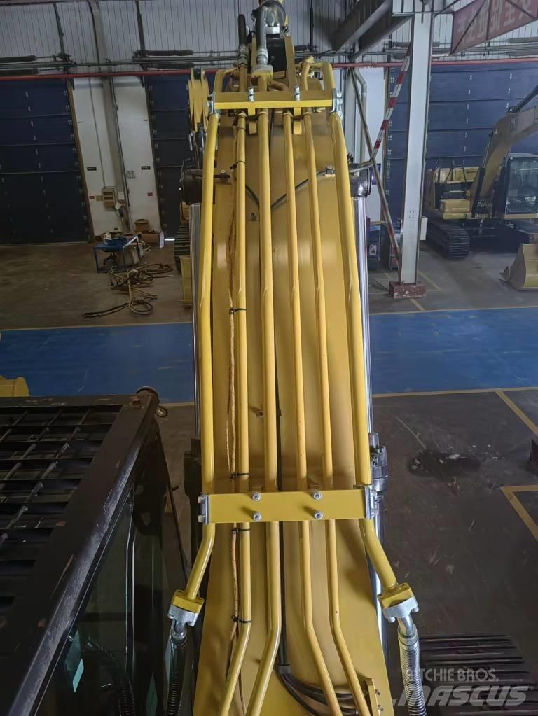 CAT 2020 CAT 323 Excavadoras de ruedas