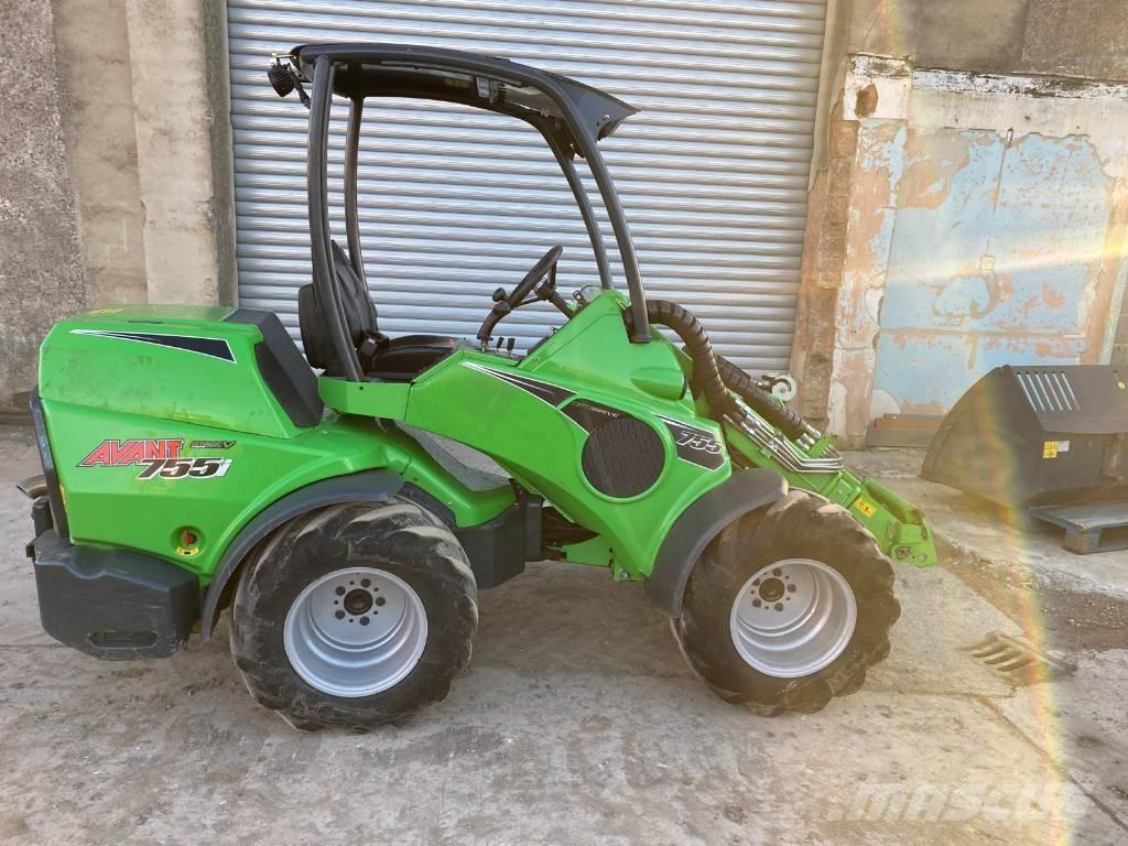 Avant 755 i Cargadoras sobre ruedas