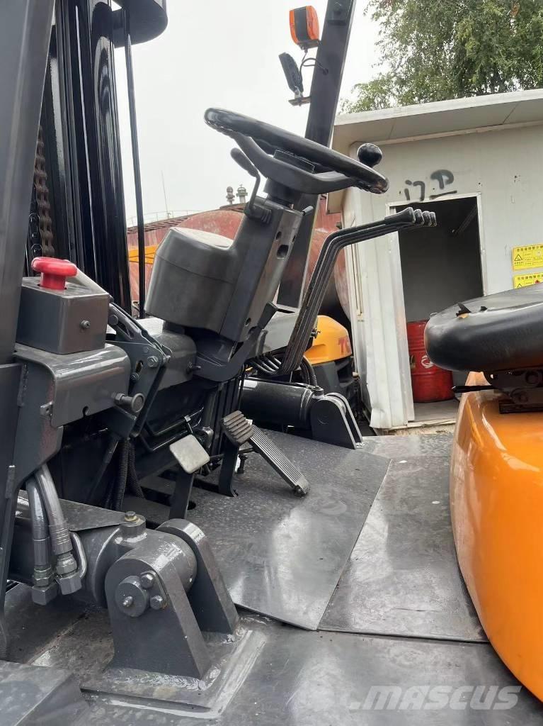 TCM FD 100 Carretillas diesel
