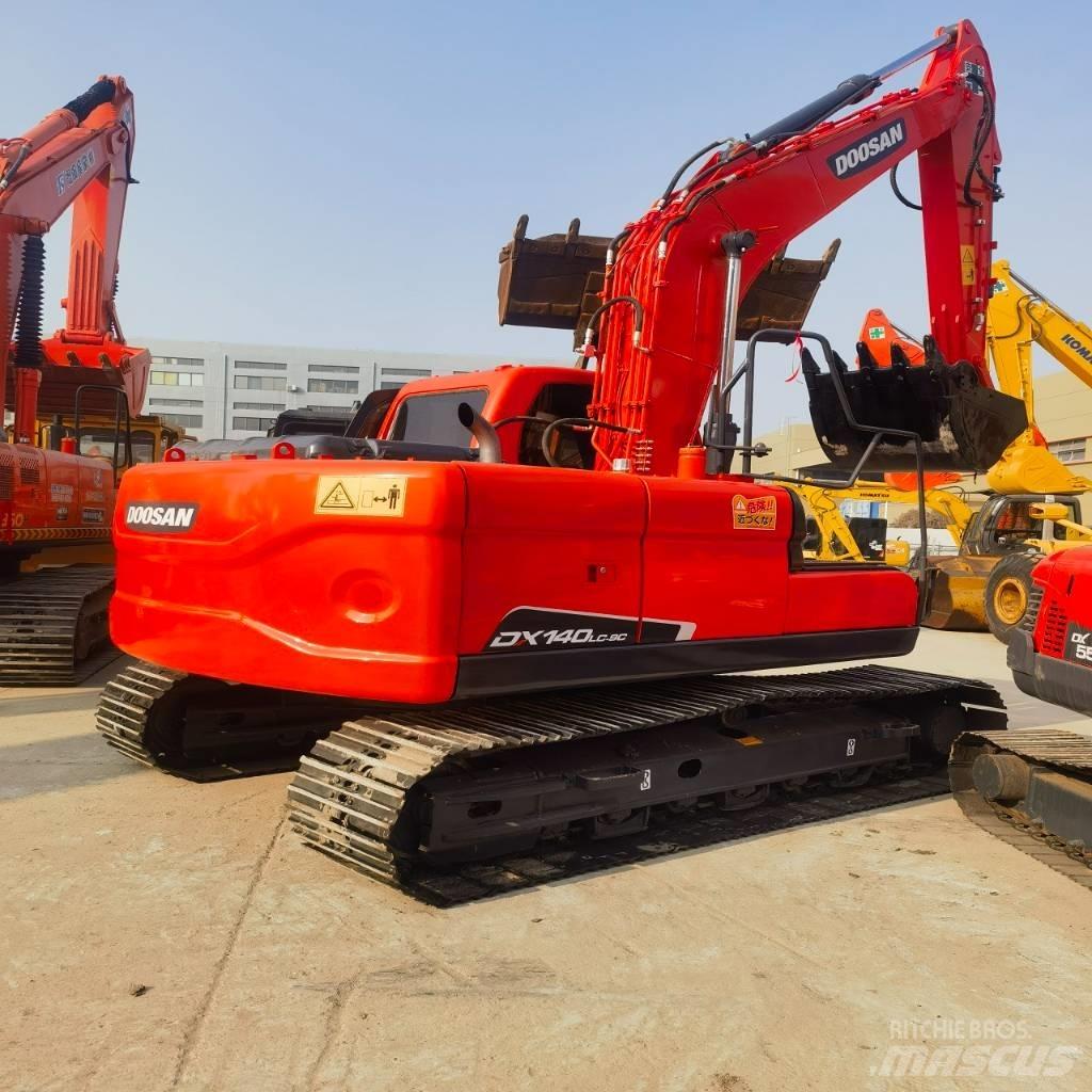 Doosan DX 140 Excavadoras de cadenas