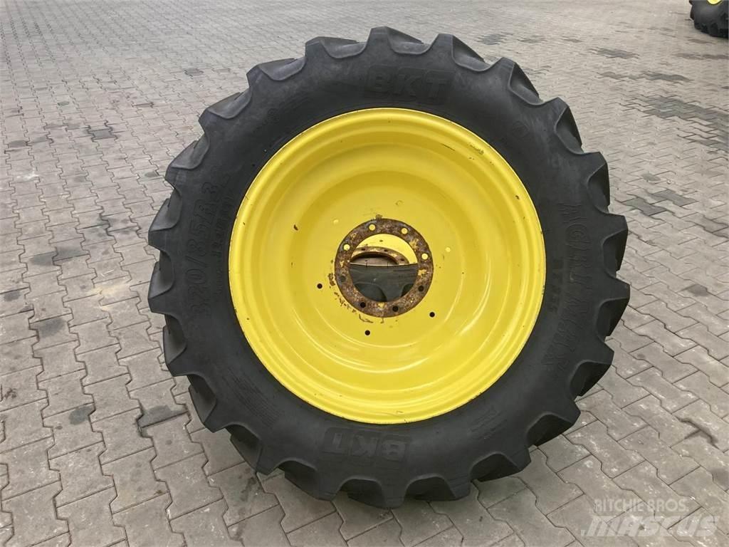  UNBEKANNT 12.4R32 Neumáticos, ruedas y llantas