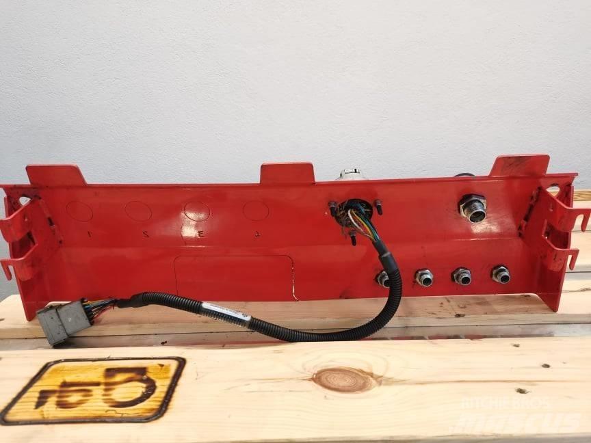 Manitou MLT 633 case Plataformas y cucharones