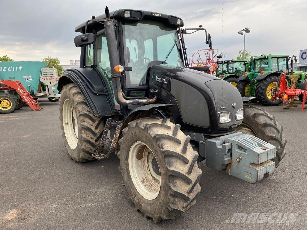 Valtra N92 HITECH Tractores