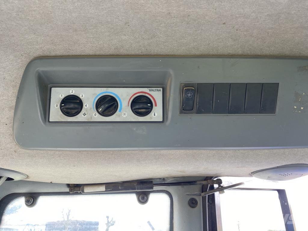 Valtra N92 HITECH Tractores