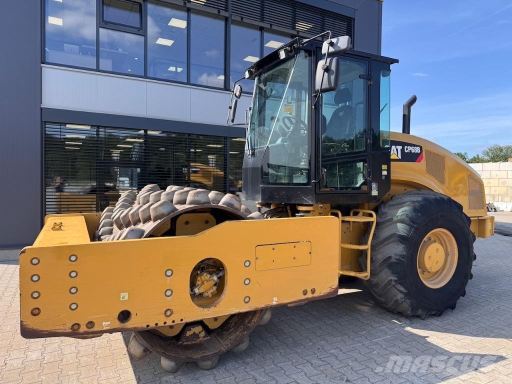 CAT CP 68 B Compactadores de suelo