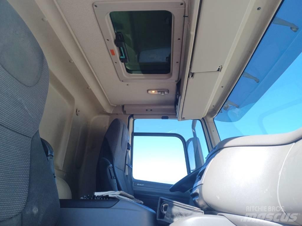 DAF CF 400 Camión con caja abierta
