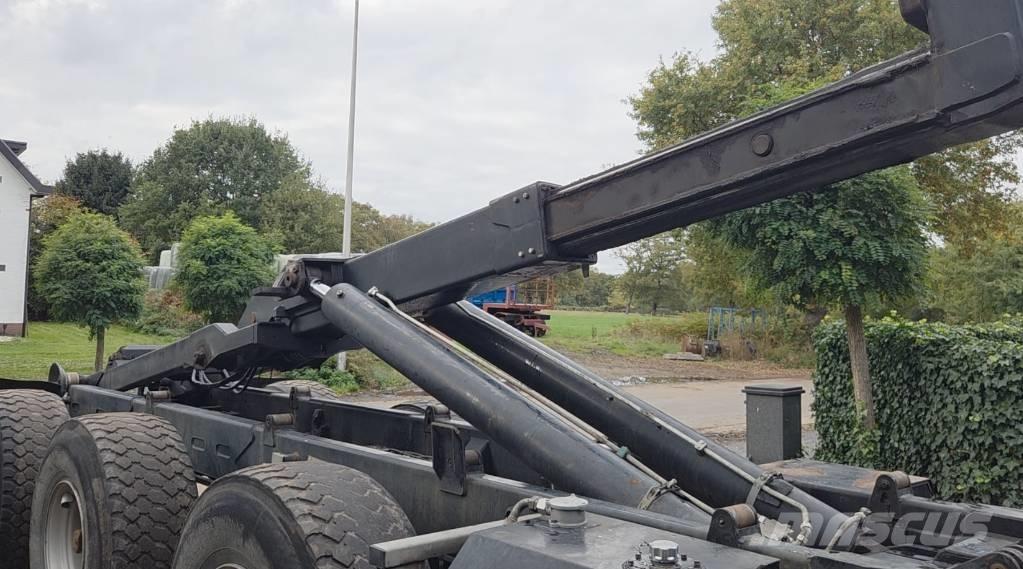 Pronar T386 remolques con gancho elevador