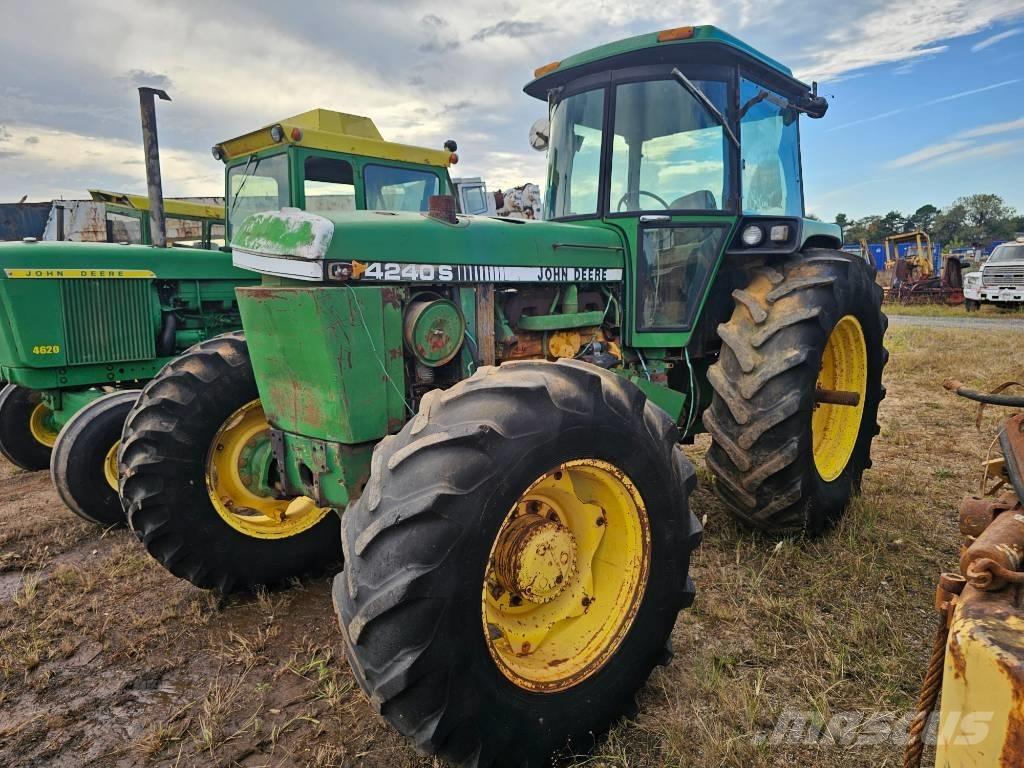 John Deere 4240 S Tractores