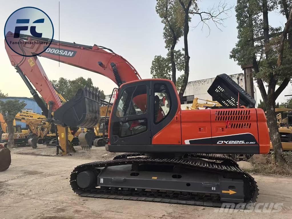 Doosan DX 225 LC Excavadoras de cadenas