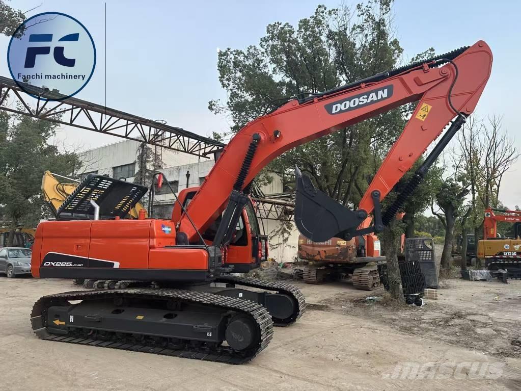 Doosan DX 225 LC Excavadoras de cadenas