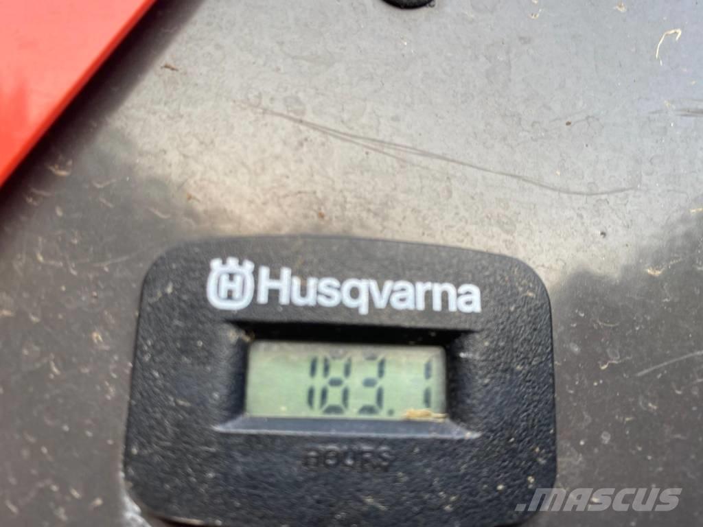 Husqvarna P 525 D Tractores corta-césped