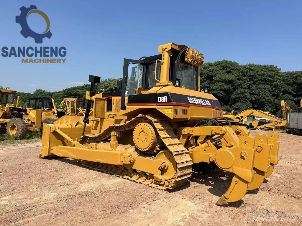 CAT D 8 R Buldozer sobre oruga